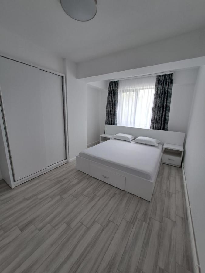 Come&Chill Craiova Buitenkant foto