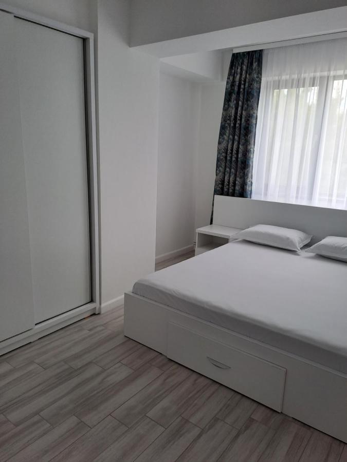 Come&Chill Craiova Buitenkant foto